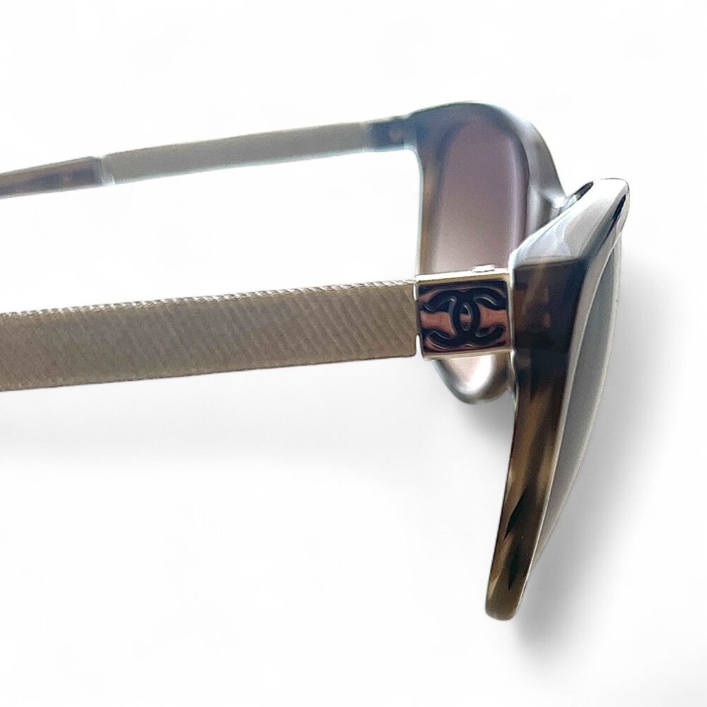 Authentic Chanel Brown Tortoise Frame Wayfarer Ca… - image 4